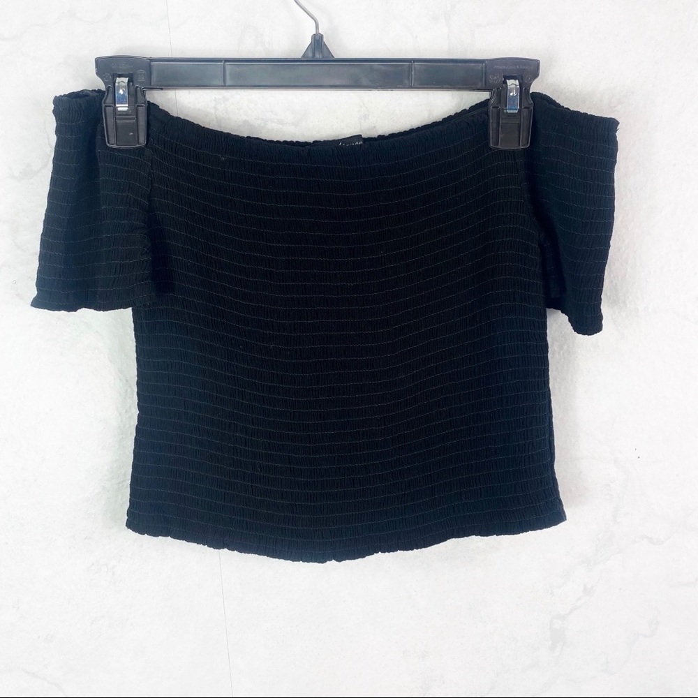 [Ambiance] Black Off-The-Shoulder Top